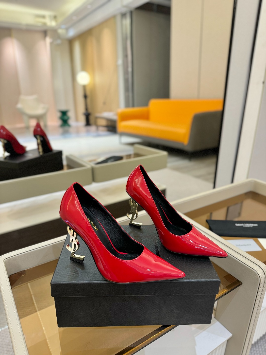 
【Saint Lauren  YSL圣罗兰】
圣罗兰ysl 春夏｜高跟鞋新品🆕
绝美 精致 优雅！上脚