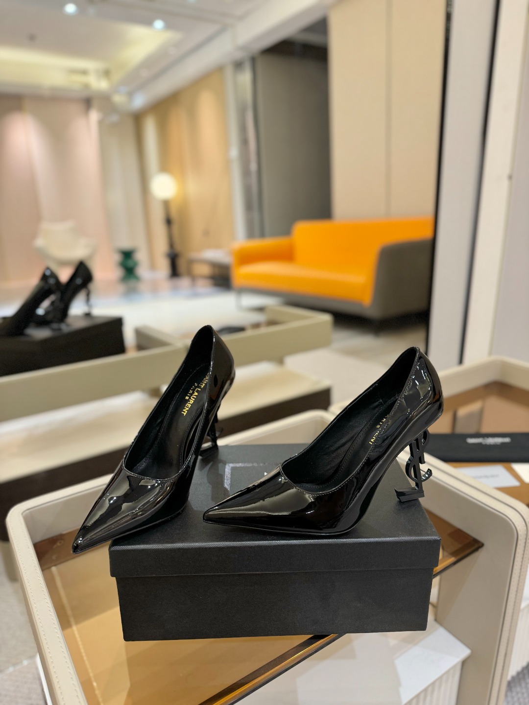 
【Saint Lauren  YSL圣罗兰】
圣罗兰ysl 春夏｜高跟鞋新品🆕
绝美 精致 优雅！上脚