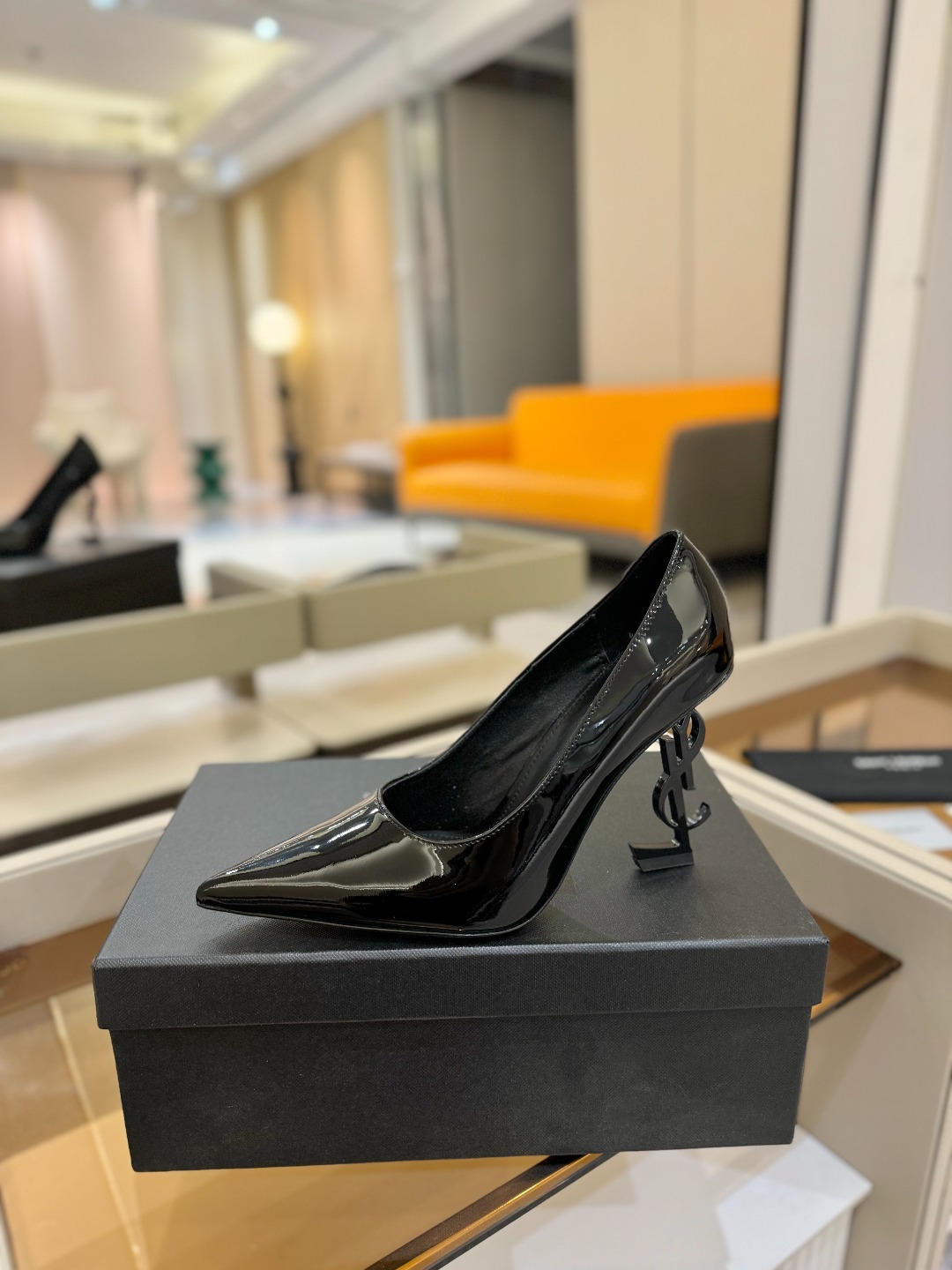 
【Saint Lauren  YSL圣罗兰】
圣罗兰ysl 春夏｜高跟鞋新品🆕
绝美 精致 优雅！上脚