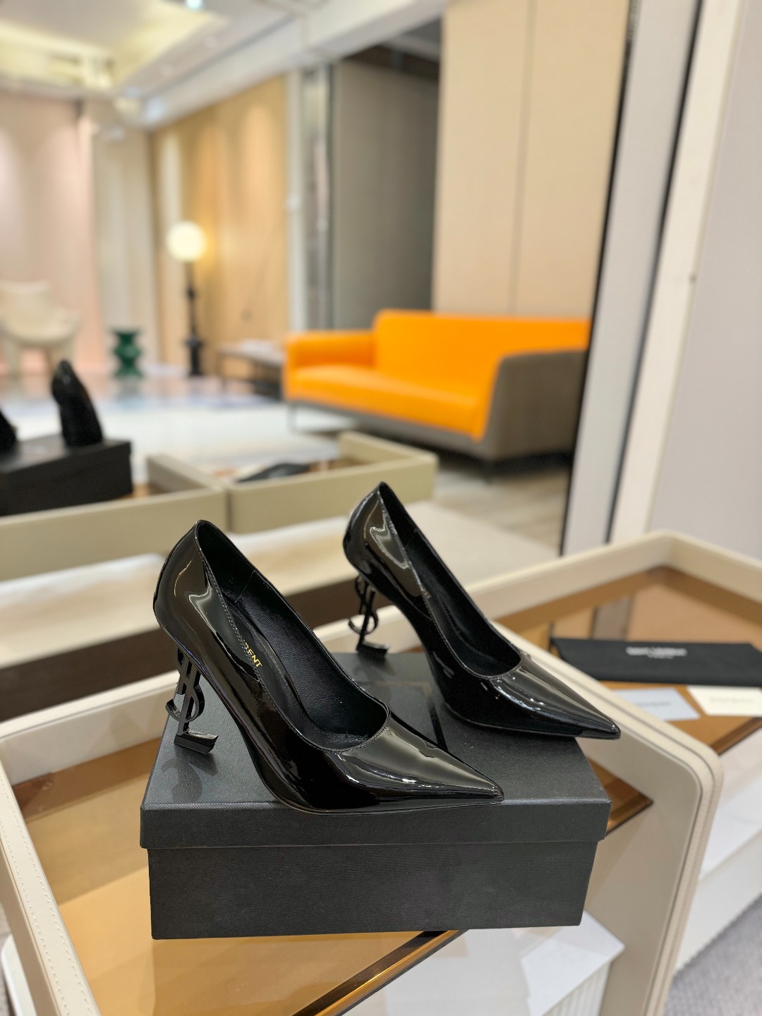 
【Saint Lauren  YSL圣罗兰】
圣罗兰ysl 春夏｜高跟鞋新品🆕
绝美 精致 优雅！上脚