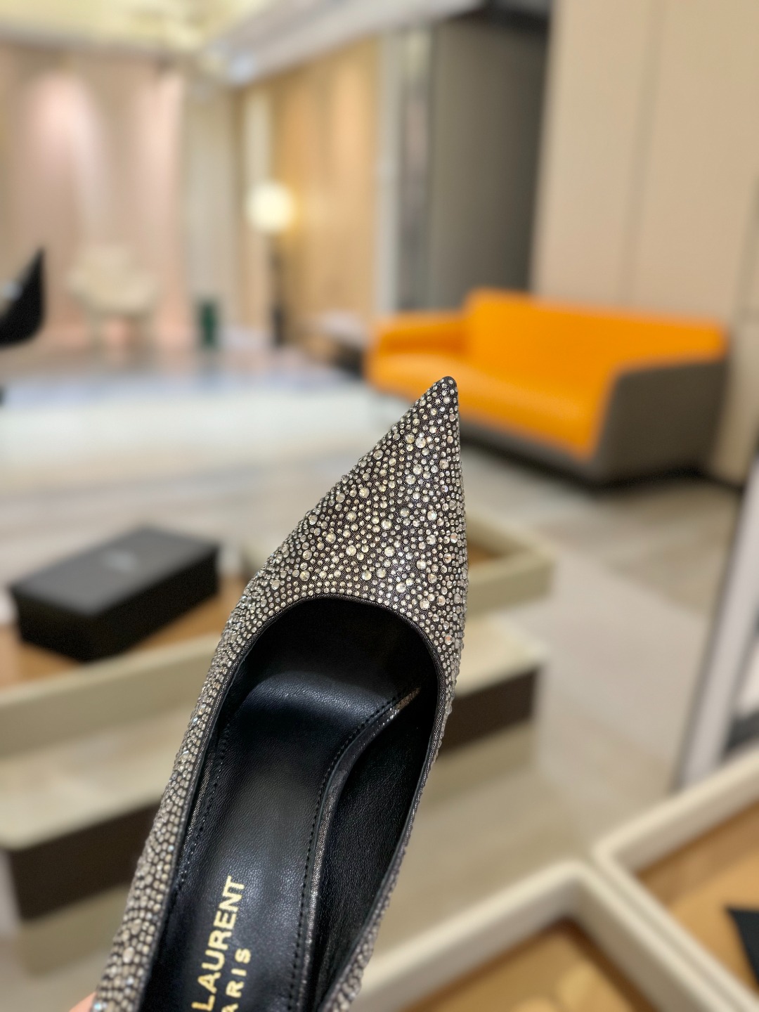 
【Saint Lauren  YSL圣罗兰】
圣罗兰ysl 春夏｜高跟鞋新品🆕
绝美 精致 优雅！上脚