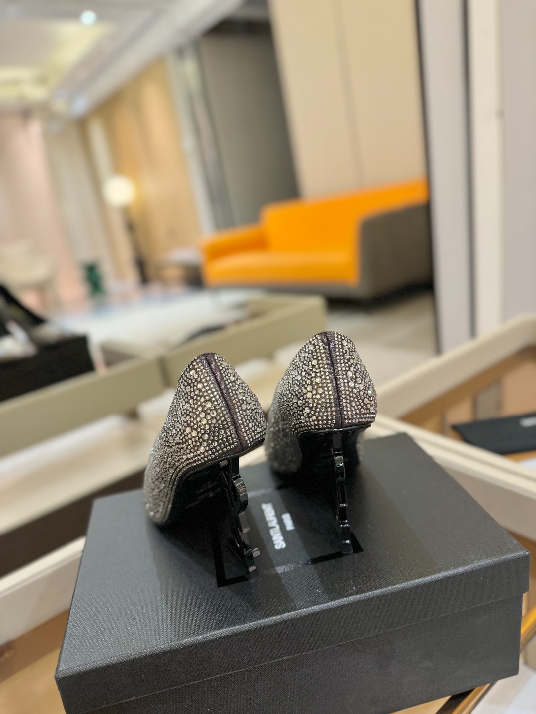 
【Saint Lauren  YSL圣罗兰】
圣罗兰ysl 春夏｜高跟鞋新品🆕
绝美 精致 优雅！上脚