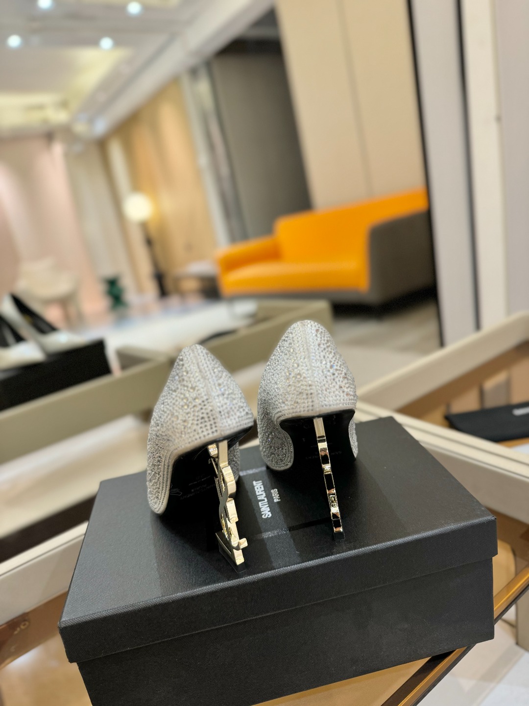 
【Saint Lauren  YSL圣罗兰】
圣罗兰ysl 春夏｜高跟鞋新品🆕
绝美 精致 优雅！上脚