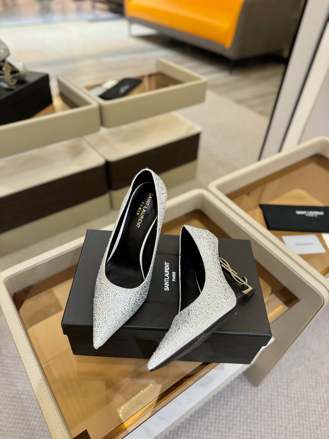 
【Saint Lauren  YSL圣罗兰】
圣罗兰ysl 春夏｜高跟鞋新品🆕
绝美 精致 优雅！上脚
