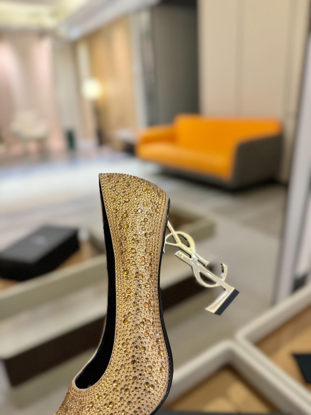 
【Saint Lauren  YSL圣罗兰】
圣罗兰ysl 春夏｜高跟鞋新品🆕
绝美 精致 优雅！上脚