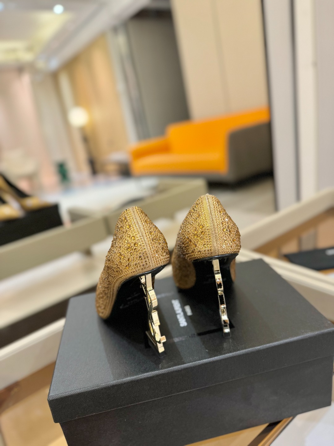 
【Saint Lauren  YSL圣罗兰】
圣罗兰ysl 春夏｜高跟鞋新品🆕
绝美 精致 优雅！上脚