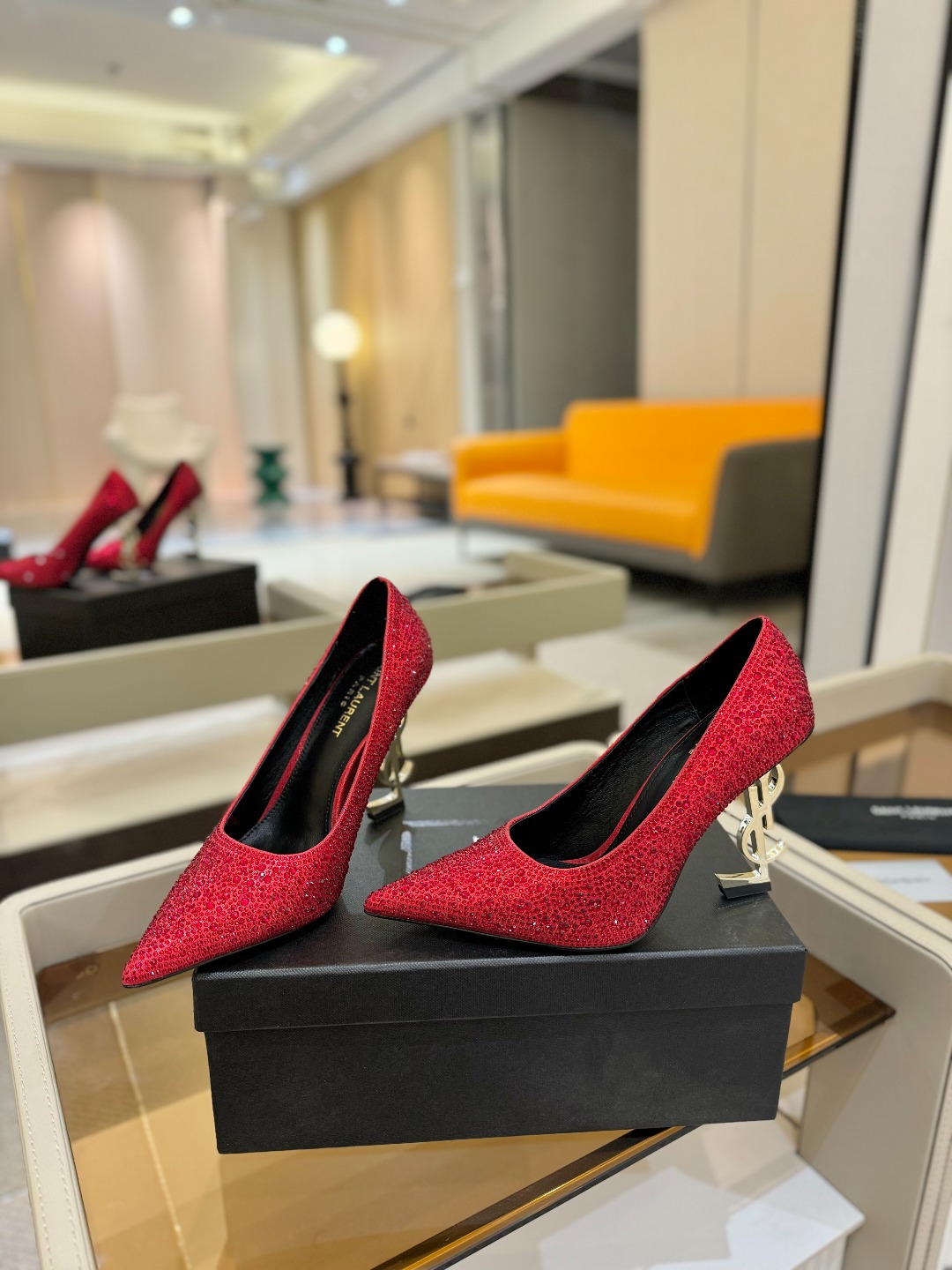 
【Saint Lauren  YSL圣罗兰】
圣罗兰ysl 春夏｜高跟鞋新品🆕
绝美 精致 优雅！上脚