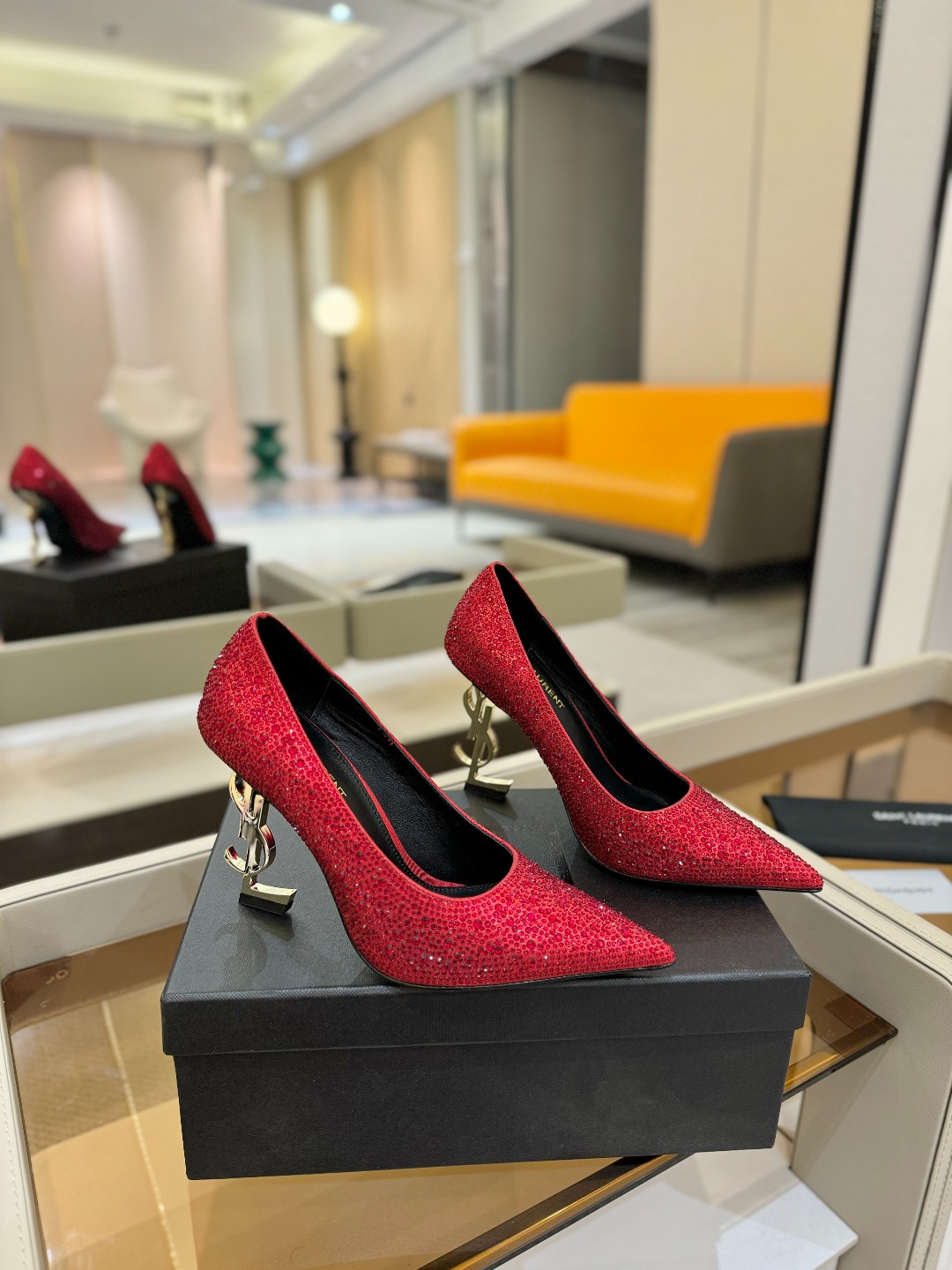 
【Saint Lauren  YSL圣罗兰】
圣罗兰ysl 春夏｜高跟鞋新品🆕
绝美 精致 优雅！上脚