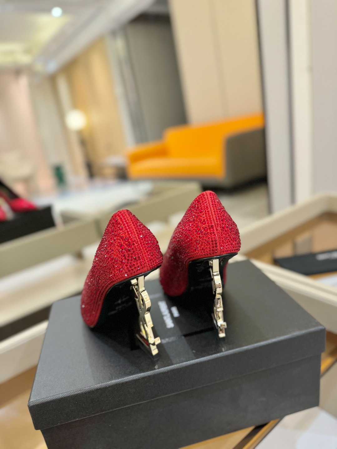 
【Saint Lauren  YSL圣罗兰】
圣罗兰ysl 春夏｜高跟鞋新品🆕
绝美 精致 优雅！上脚