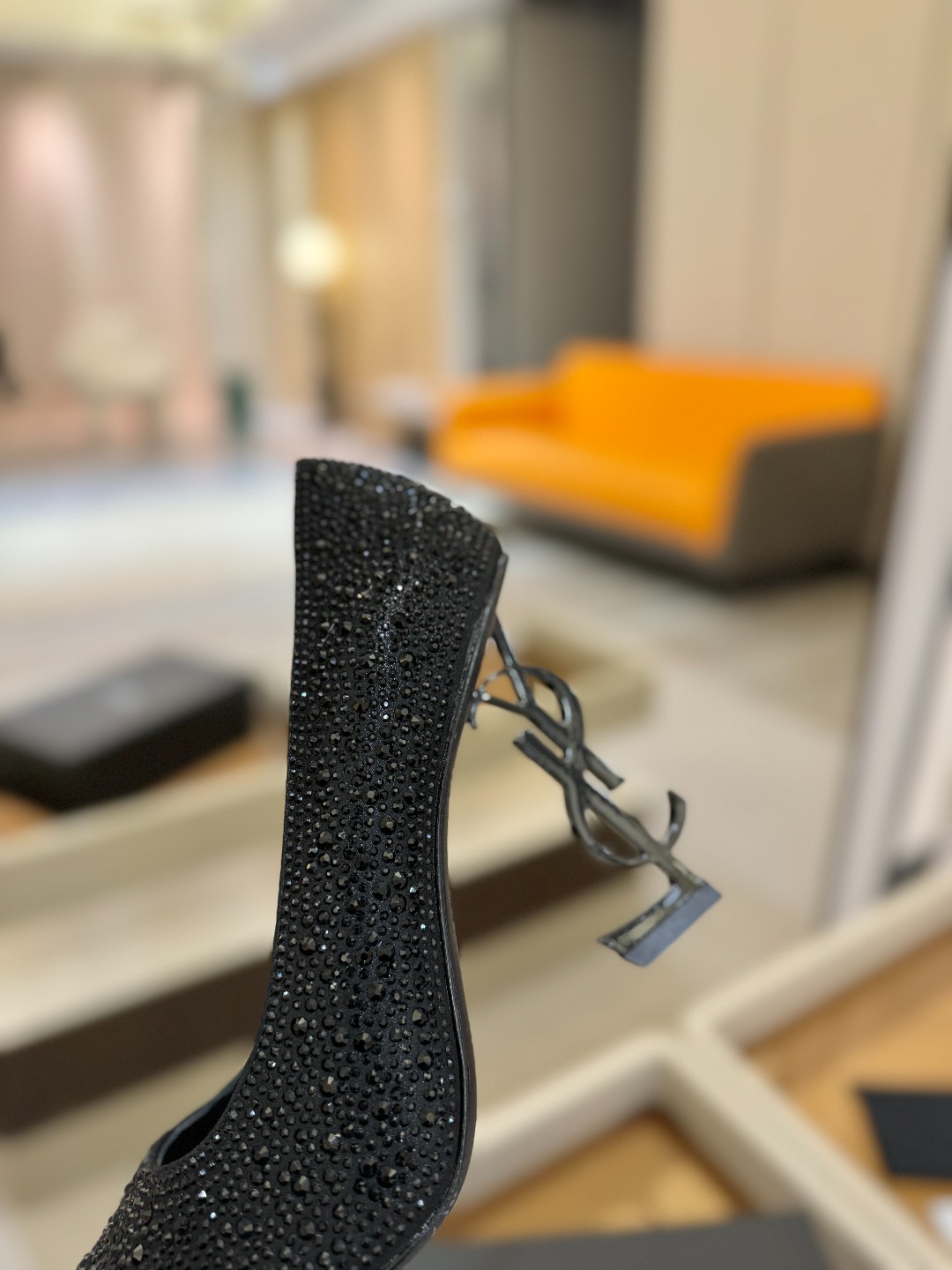 
【Saint Lauren  YSL圣罗兰】
圣罗兰ysl 春夏｜高跟鞋新品🆕
绝美 精致 优雅！上脚
