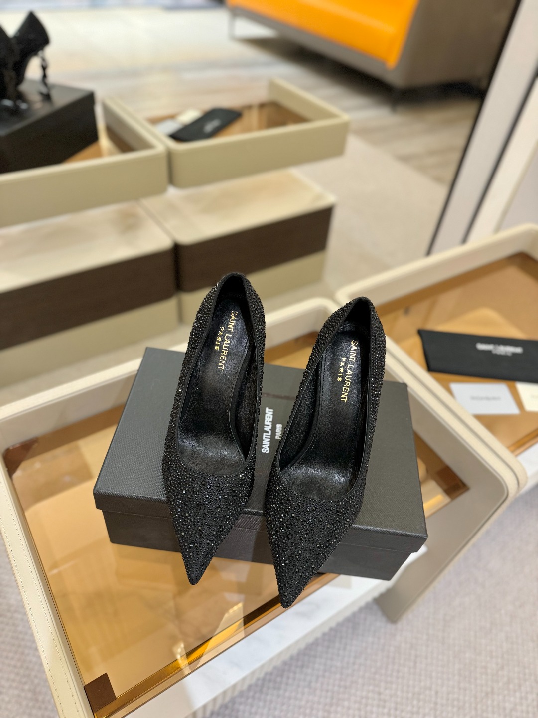 
【Saint Lauren  YSL圣罗兰】
圣罗兰ysl 春夏｜高跟鞋新品🆕
绝美 精致 优雅！上脚