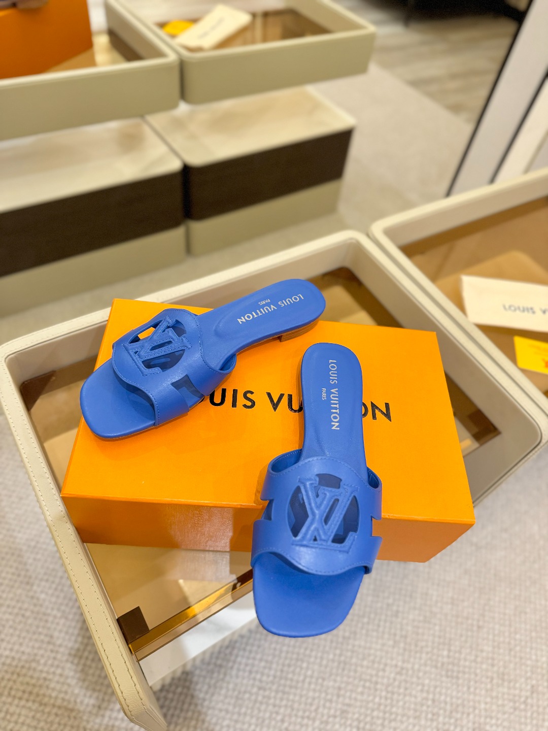 
                               Louis Vuitton
      