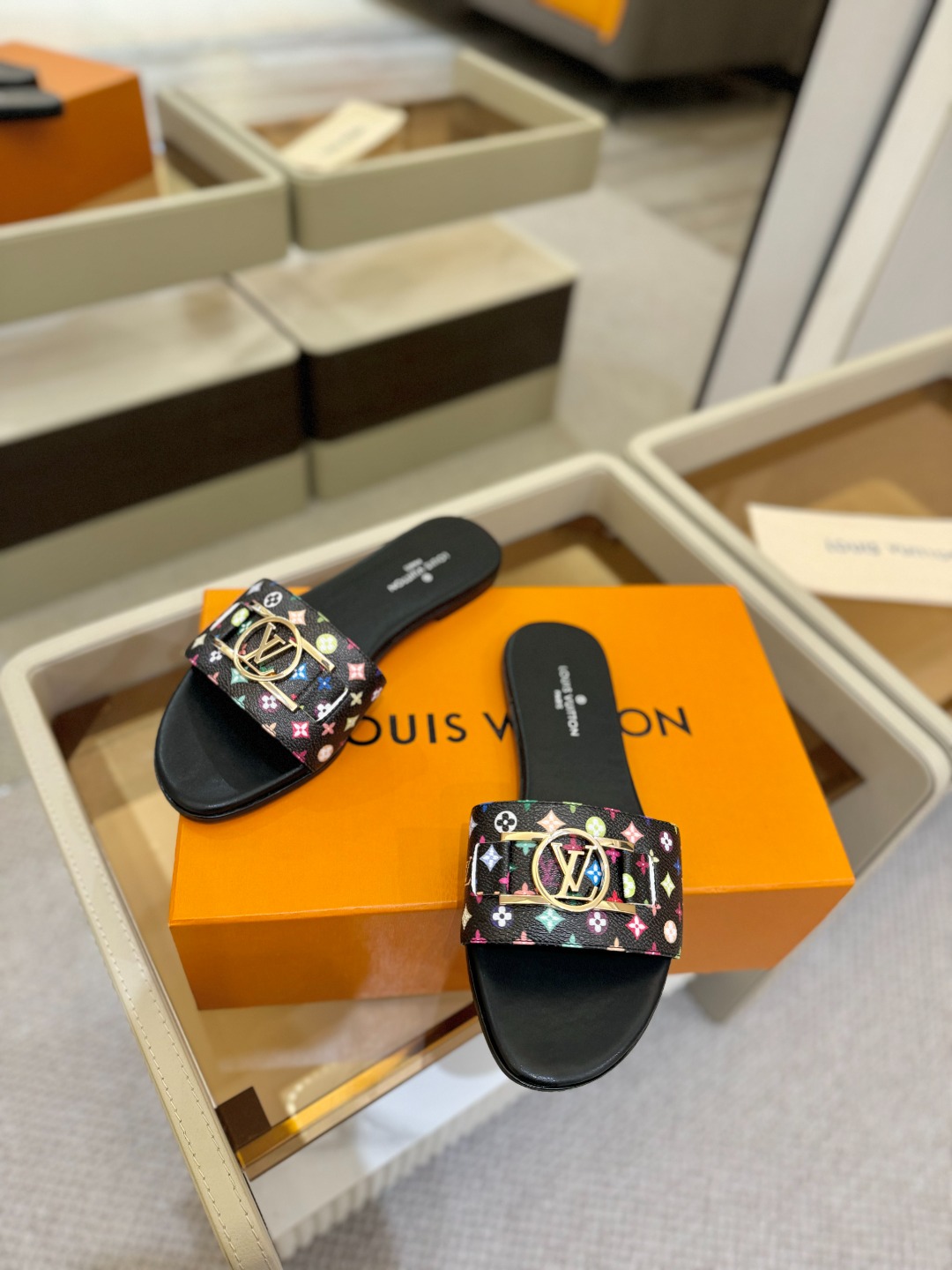 
                               Louis Vuitton
      