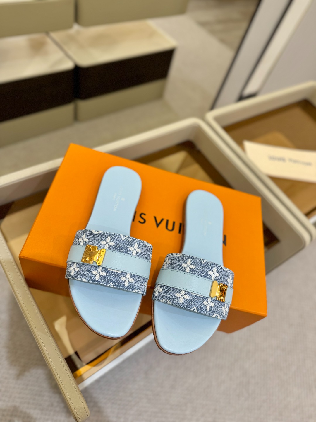 
                               Louis Vuitton
      