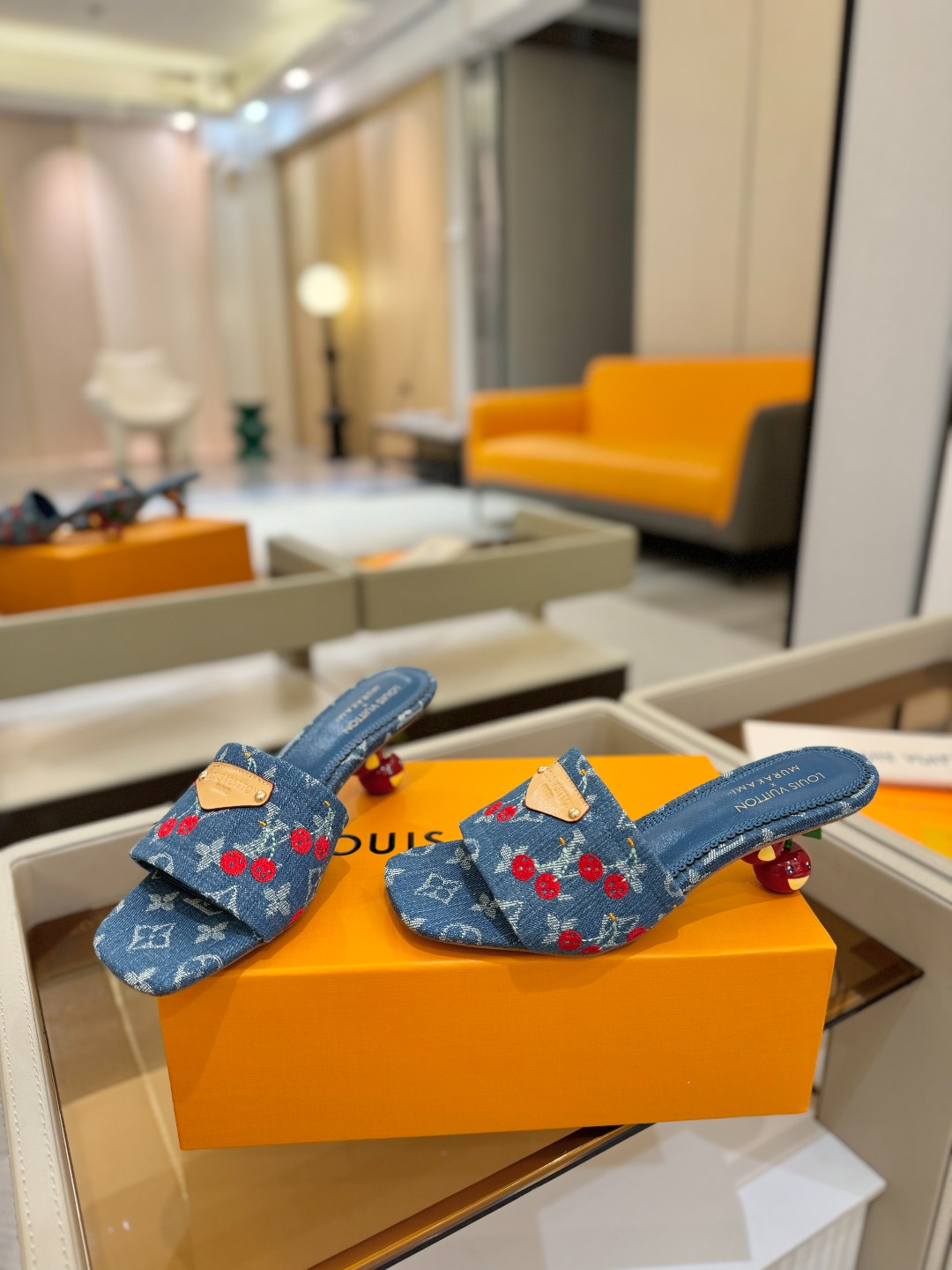 Louis Vuitton 2025 款官网系列！完美楦型、新元素樱桃电绣装饰更显优雅气质、上脚舒适好看