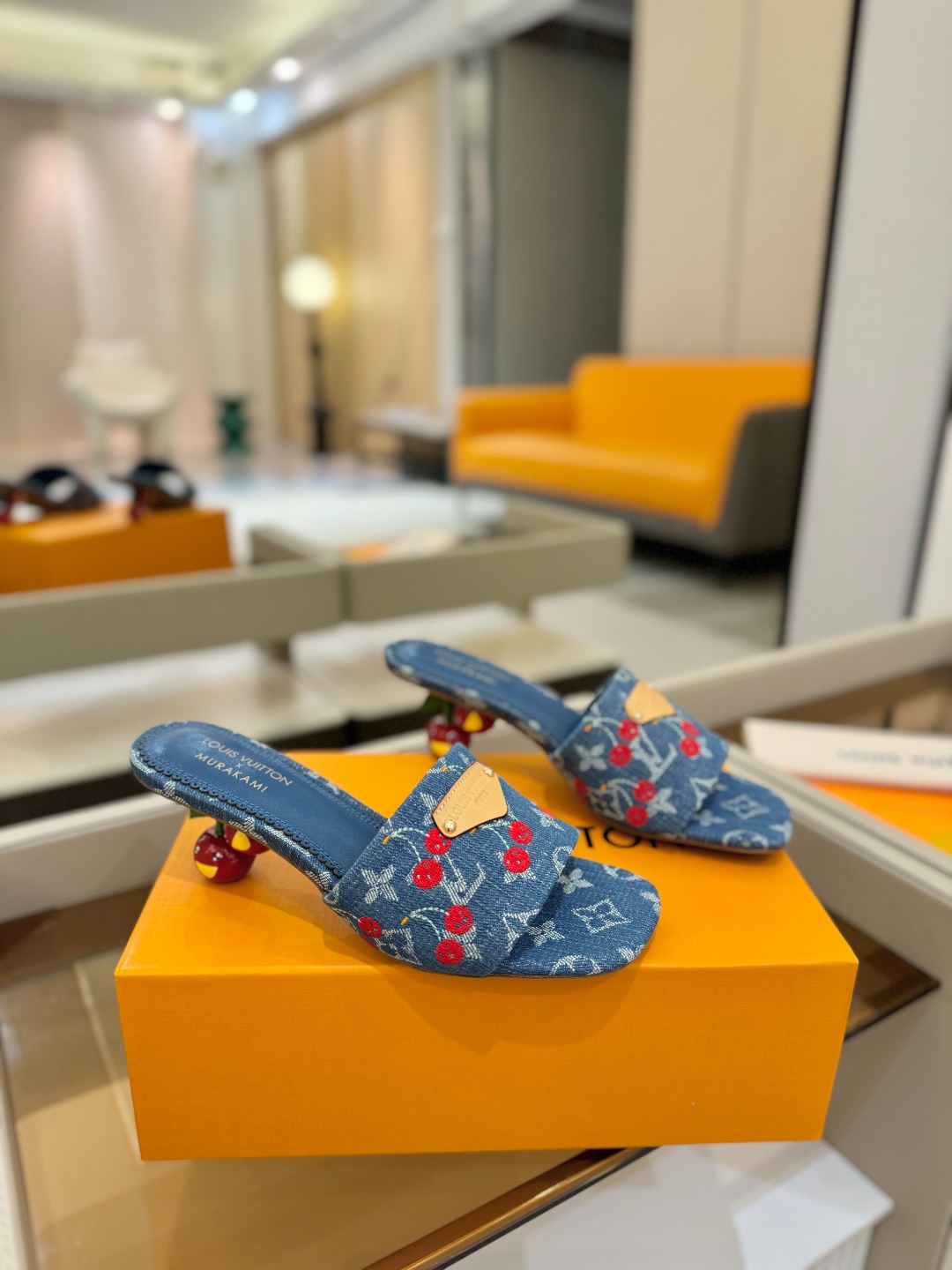 Louis Vuitton 2025 款官网系列！完美楦型、新元素樱桃电绣装饰更显优雅气质、上脚舒适好看