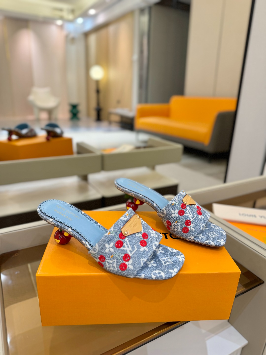 Louis Vuitton 2025 款官网系列！完美楦型、新元素樱桃电绣装饰更显优雅气质、上脚舒适好看