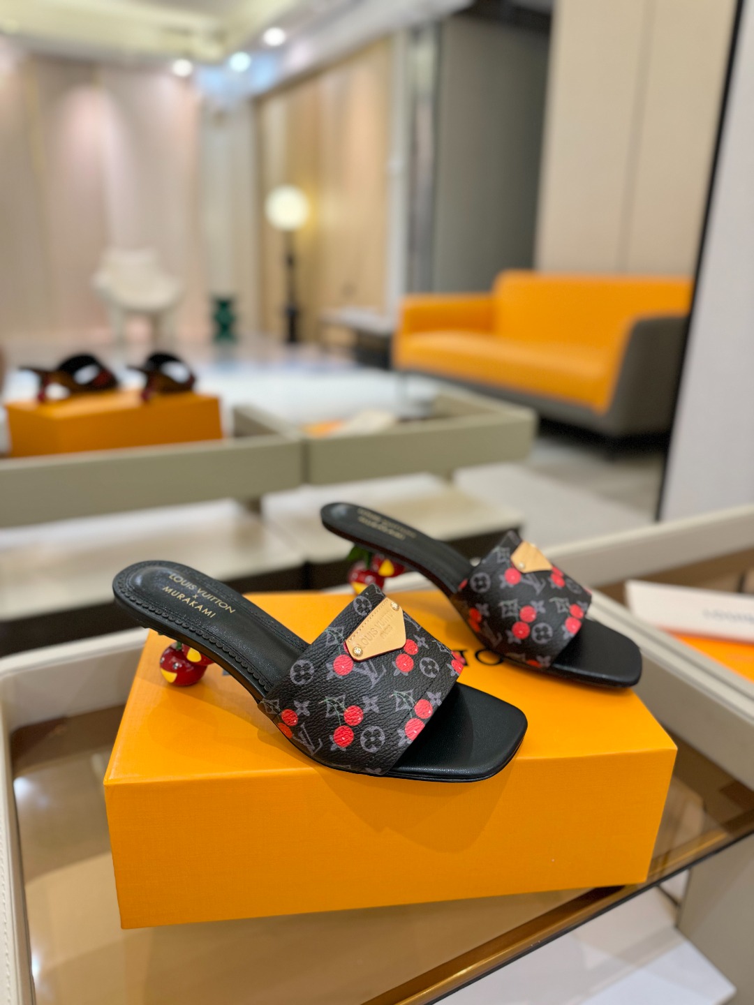 Louis Vuitton 2025 款官网系列！完美楦型、新元素樱桃电绣装饰更显优雅气质、上脚舒适好看