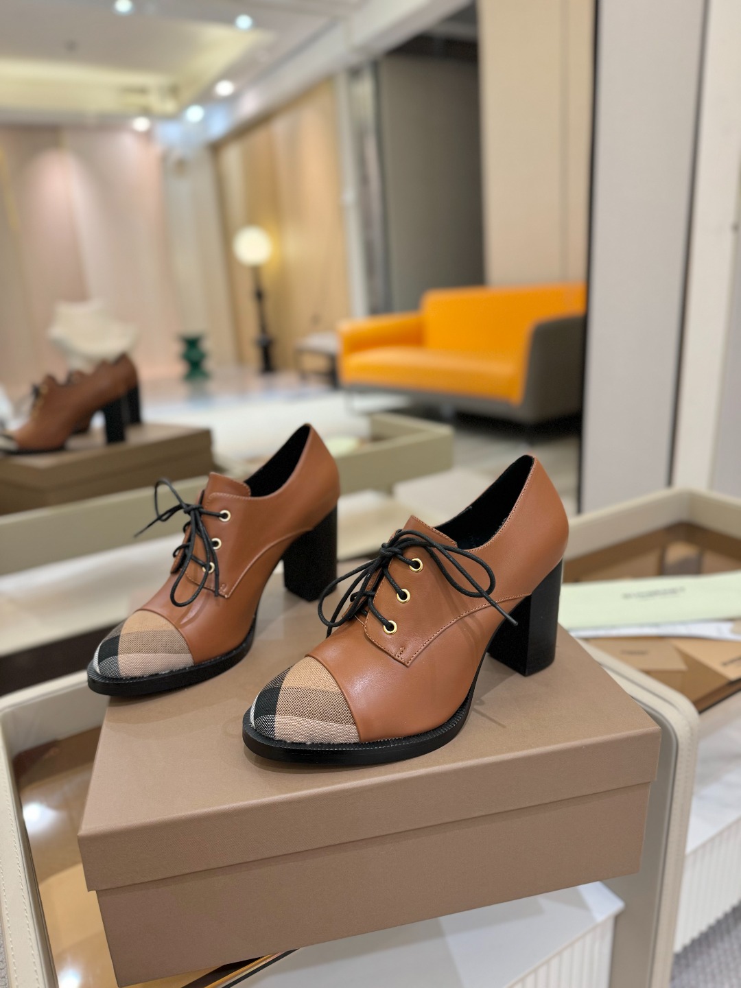 Burberryy 博柏利 𝑩𝒖𝒓𝒃𝒆𝒓𝒓𝒚𝒚💝 👠 𝘽𝙪𝙧𝙗𝙚𝙧𝙧𝙮𝙮 博柏利2025最新独家推出高跟