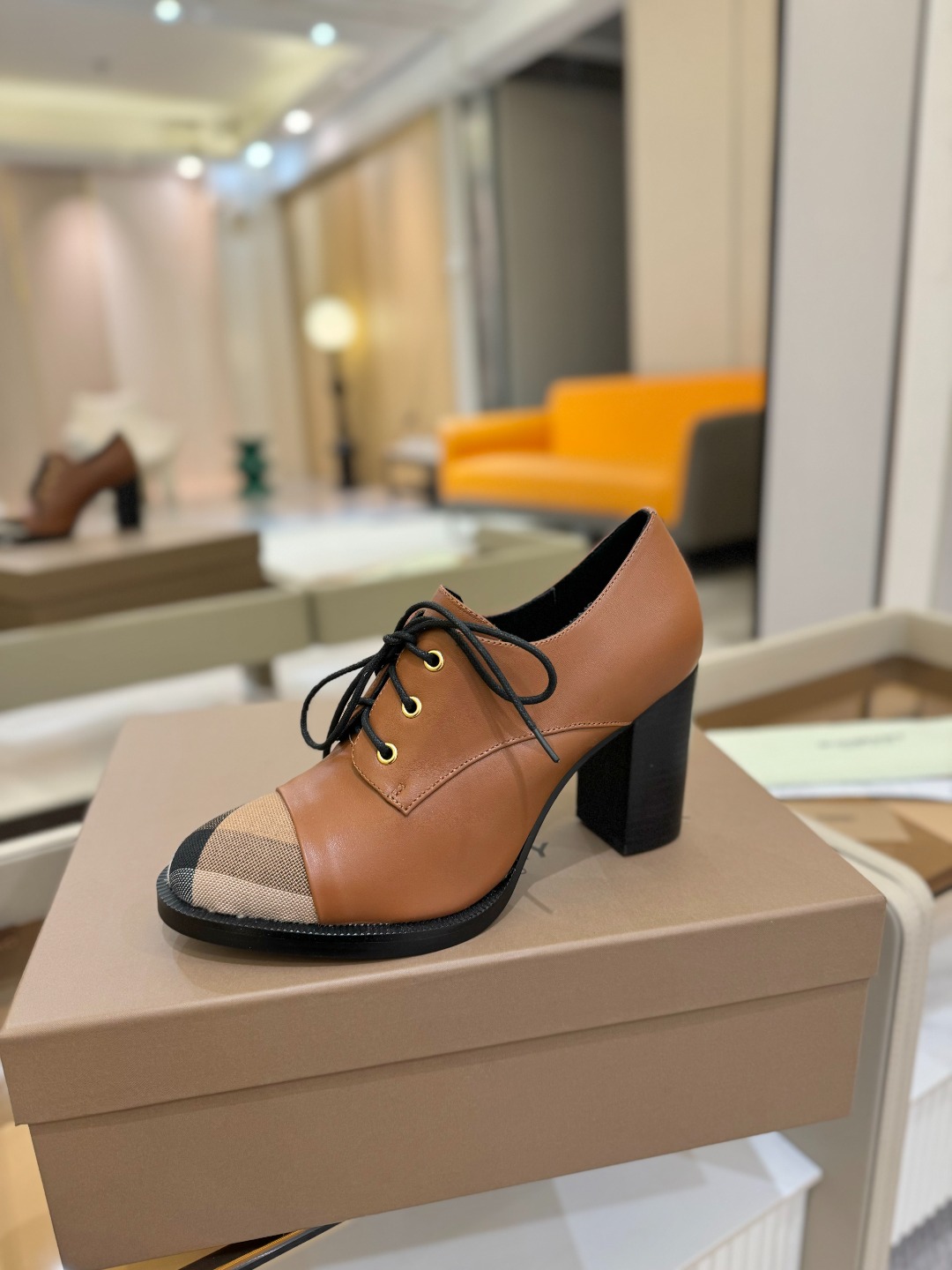 Burberryy 博柏利 𝑩𝒖𝒓𝒃𝒆𝒓𝒓𝒚𝒚💝 👠 𝘽𝙪𝙧𝙗𝙚𝙧𝙧𝙮𝙮 博柏利2025最新独家推出高跟