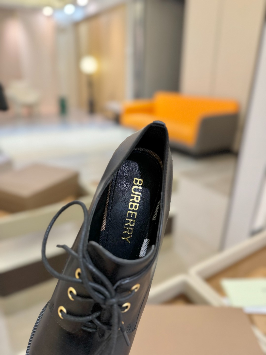 Burberryy 博柏利 𝑩𝒖𝒓𝒃𝒆𝒓𝒓𝒚𝒚💝 👠 𝘽𝙪𝙧𝙗𝙚𝙧𝙧𝙮𝙮 博柏利2025最新独家推出高跟