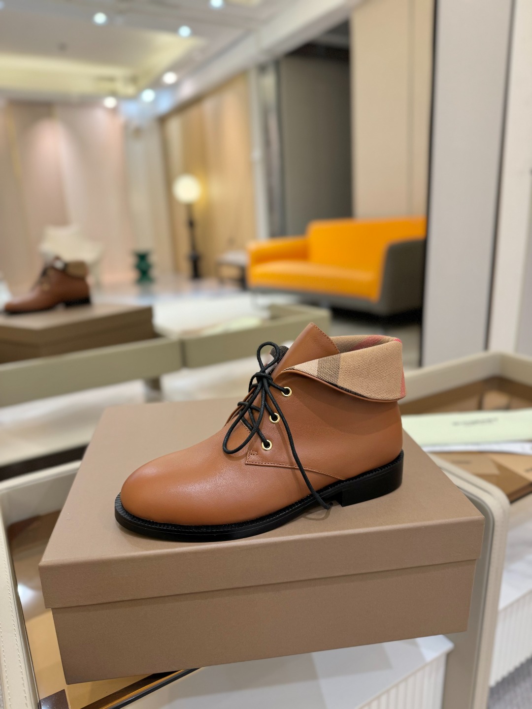 Burberryy 博柏利 𝑩𝒖𝒓𝒃𝒆𝒓𝒓𝒚𝒚💝 👠 𝘽𝙪𝙧𝙗𝙚𝙧𝙧𝙮𝙮 博柏利2025最新独家推出高跟