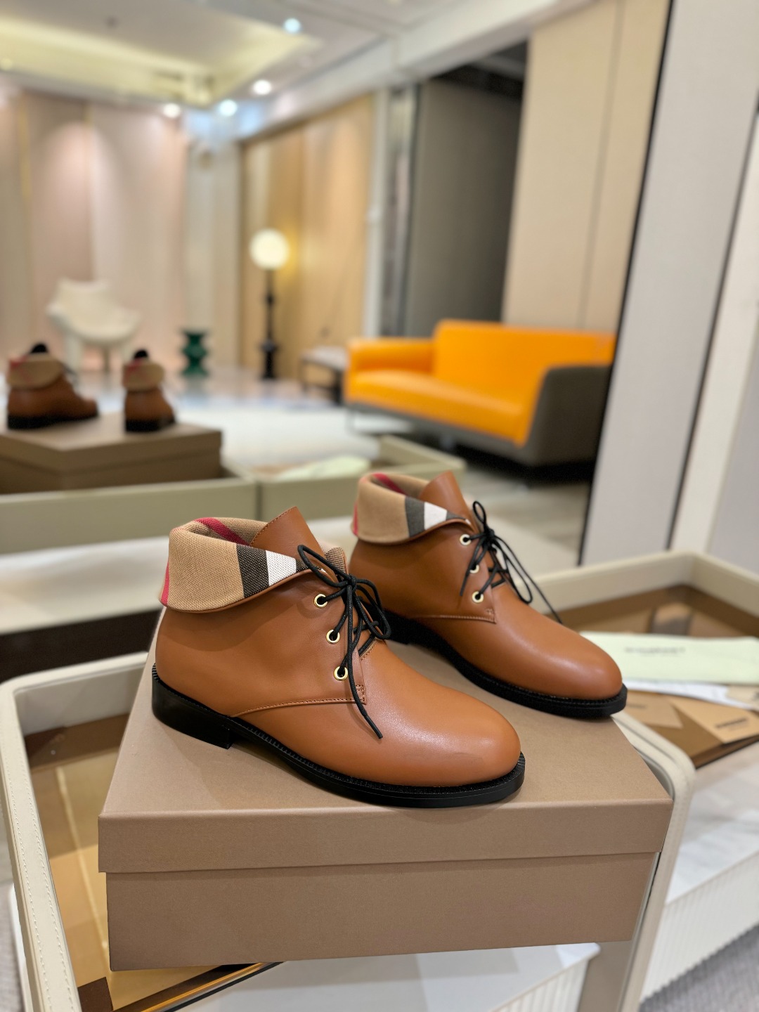 Burberryy 博柏利 𝑩𝒖𝒓𝒃𝒆𝒓𝒓𝒚𝒚💝 👠 𝘽𝙪𝙧𝙗𝙚𝙧𝙧𝙮𝙮 博柏利2025最新独家推出高跟