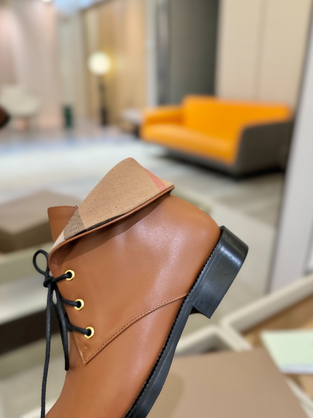 Burberryy 博柏利 𝑩𝒖𝒓𝒃𝒆𝒓𝒓𝒚𝒚💝 👠 𝘽𝙪𝙧𝙗𝙚𝙧𝙧𝙮𝙮 博柏利2025最新独家推出高跟