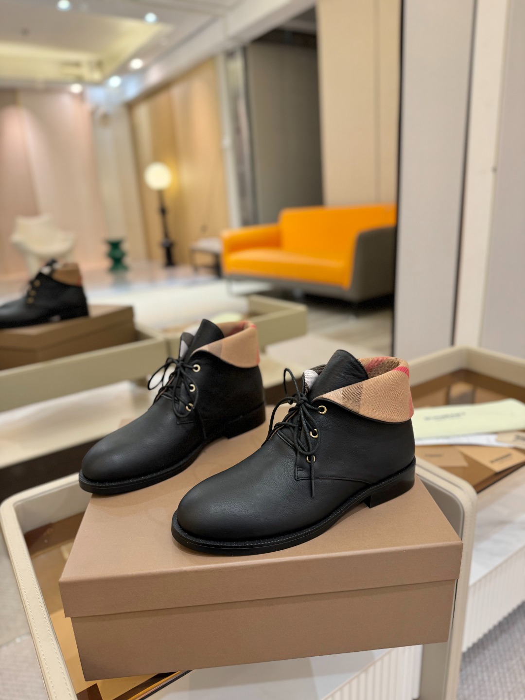 Burberryy 博柏利 𝑩𝒖𝒓𝒃𝒆𝒓𝒓𝒚𝒚💝 👠 𝘽𝙪𝙧𝙗𝙚𝙧𝙧𝙮𝙮 博柏利2025最新独家推出高跟