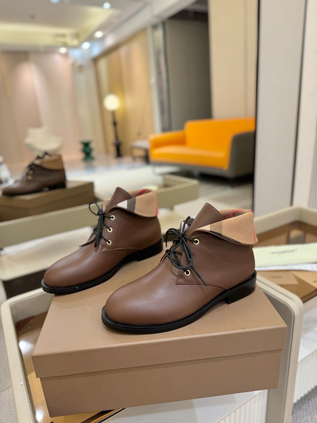 Burberryy 博柏利 𝑩𝒖𝒓𝒃𝒆𝒓𝒓𝒚𝒚💝 👠 𝘽𝙪𝙧𝙗𝙚𝙧𝙧𝙮𝙮 博柏利2025最新独家推出高跟