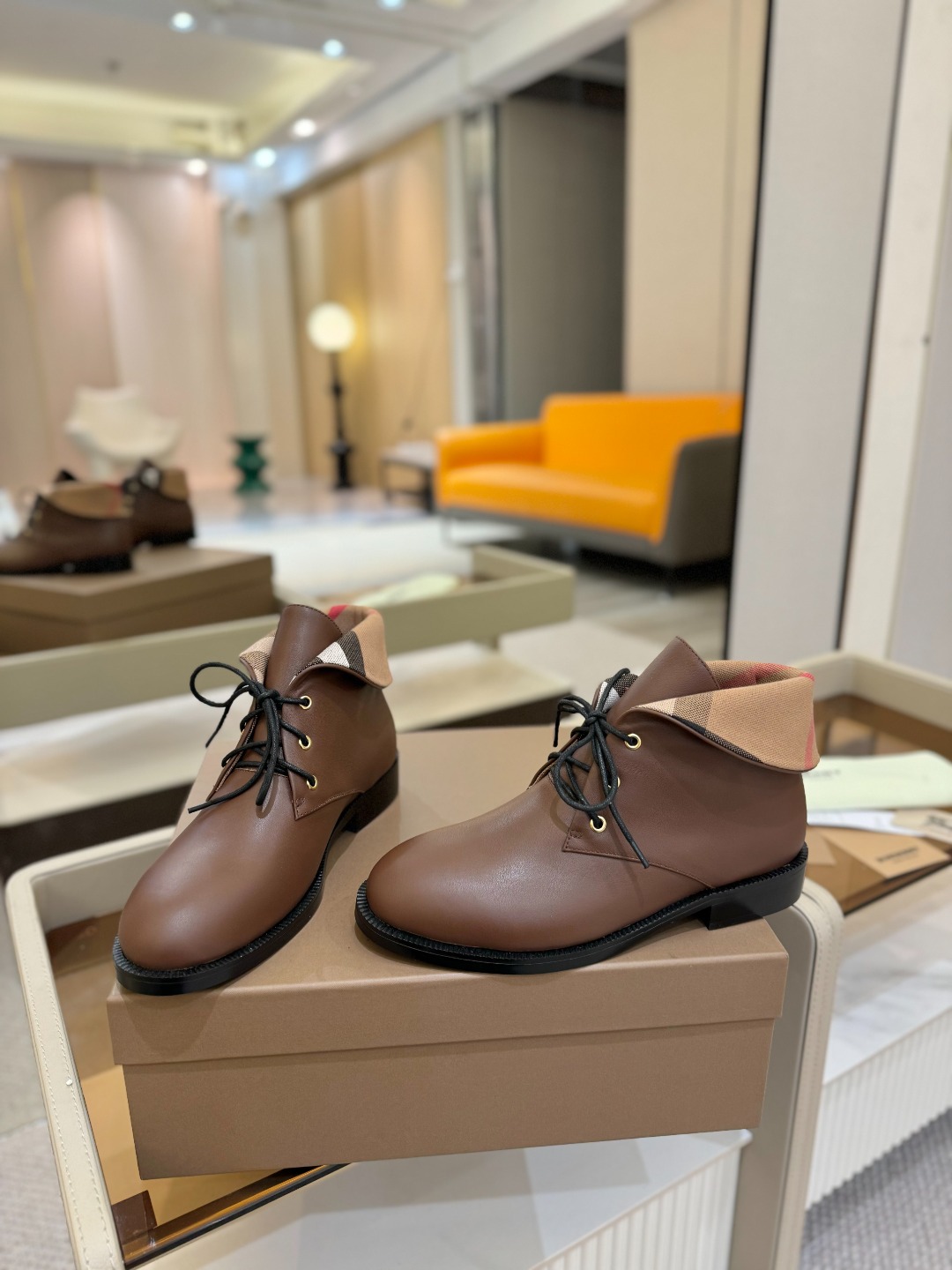 Burberryy 博柏利 𝑩𝒖𝒓𝒃𝒆𝒓𝒓𝒚𝒚💝 👠 𝘽𝙪𝙧𝙗𝙚𝙧𝙧𝙮𝙮 博柏利2025最新独家推出高跟