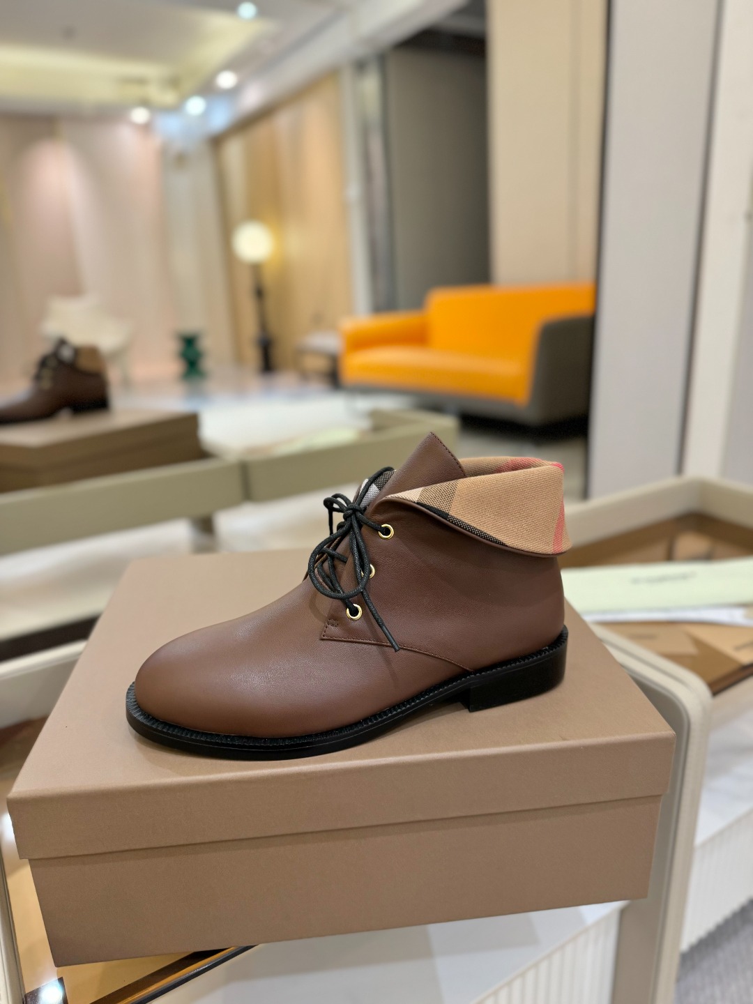 Burberryy 博柏利 𝑩𝒖𝒓𝒃𝒆𝒓𝒓𝒚𝒚💝 👠 𝘽𝙪𝙧𝙗𝙚𝙧𝙧𝙮𝙮 博柏利2025最新独家推出高跟