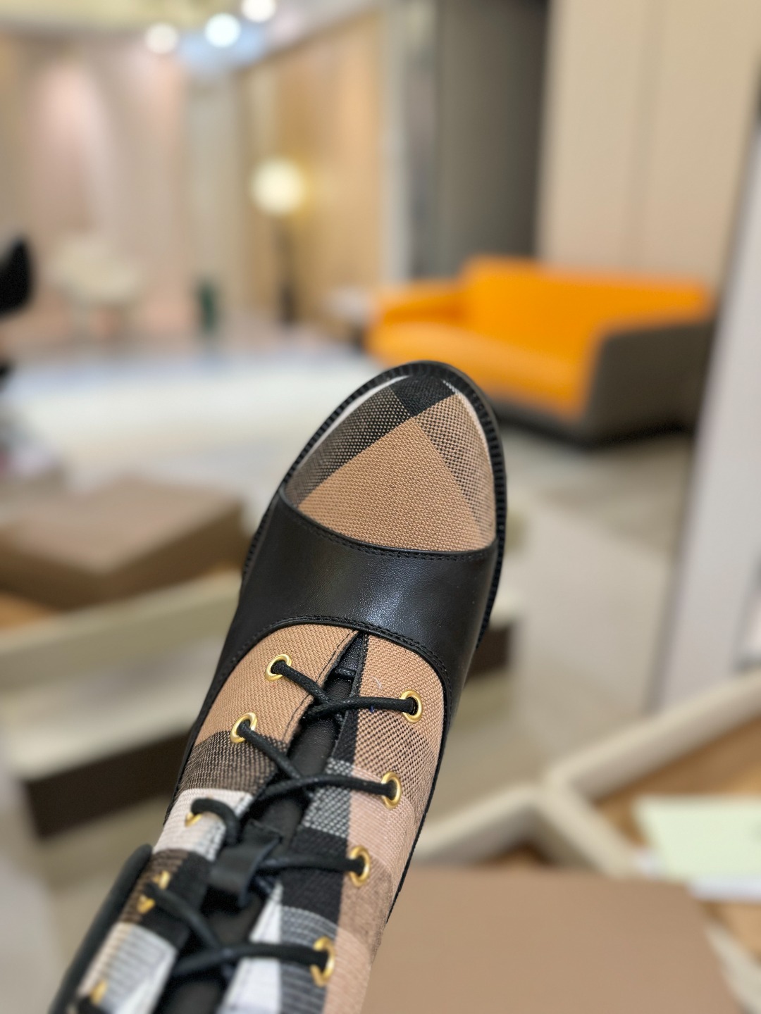 Burberryy 博柏利 𝑩𝒚𝒓𝒃𝒆𝒓𝒓𝒚𝒚💝 👠 𝘽𝙪𝙧𝙗𝙚𝙧𝙧𝙮𝙮 博柏利2025 独家 推出经典