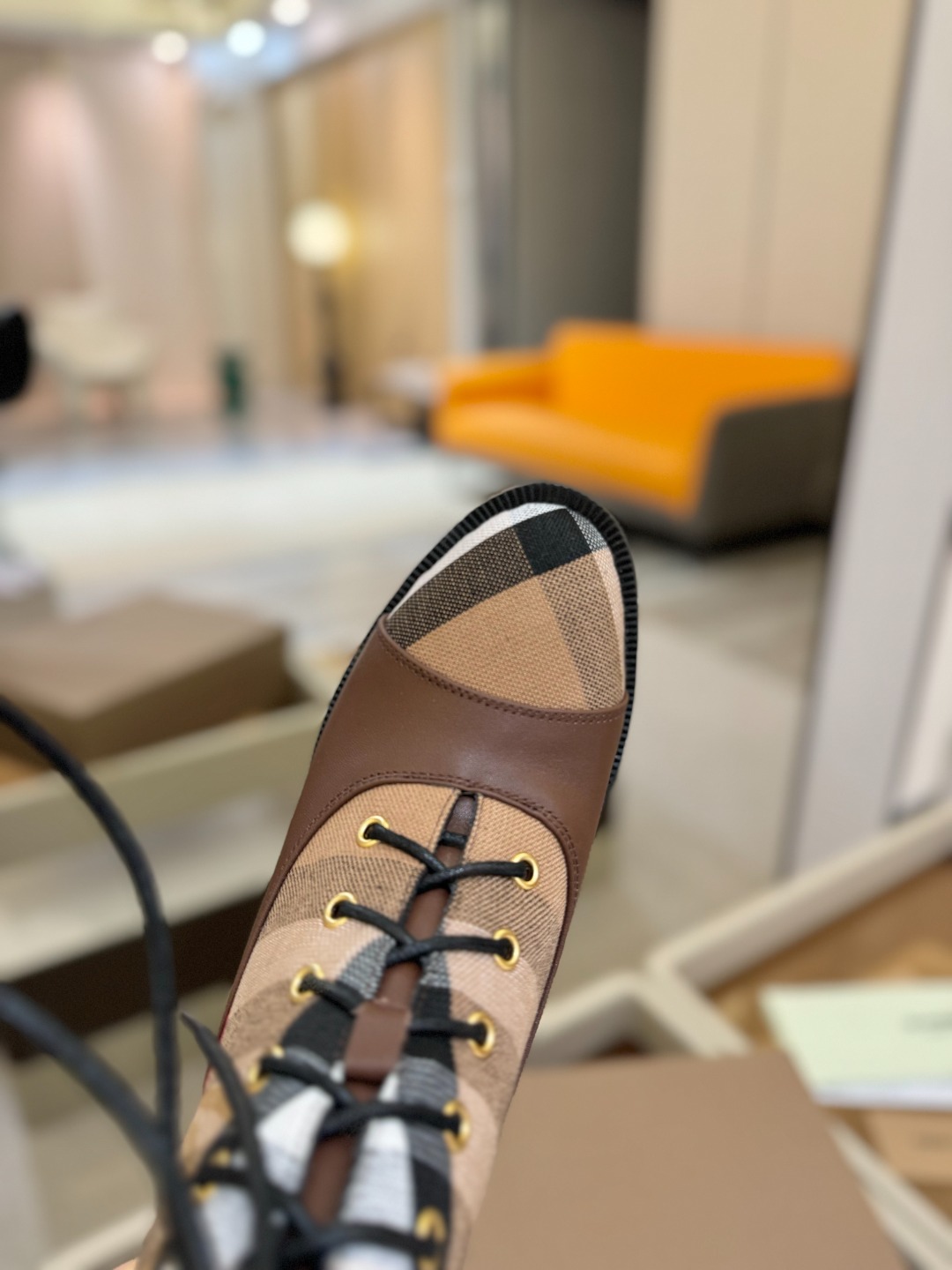 Burberryy 博柏利 𝑩𝒚𝒓𝒃𝒆𝒓𝒓𝒚𝒚💝 👠 𝘽𝙪𝙧𝙗𝙚𝙧𝙧𝙮𝙮 博柏利2025 独家 推出经典