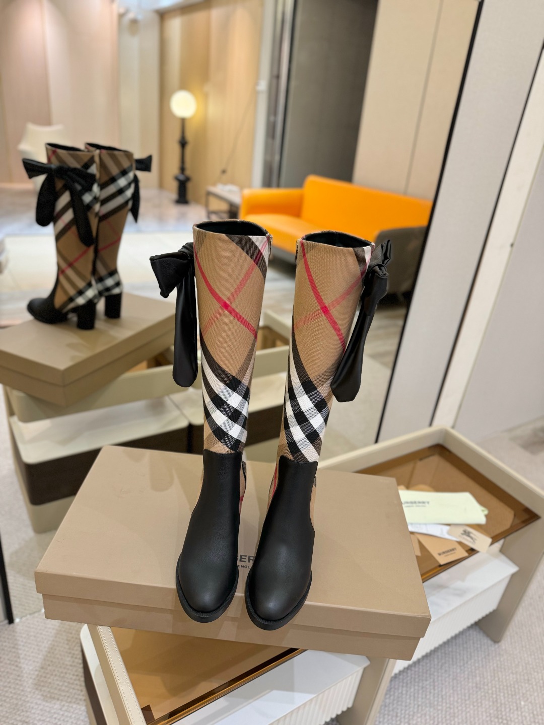 Burberryy 博柏利 𝑩𝒚𝒓𝒃𝒆𝒓𝒓𝒚𝒚💝 👠 𝘽𝙪𝙧𝙗𝙚𝙧𝙧𝙮𝙮 博柏利 2025 独家推出经典