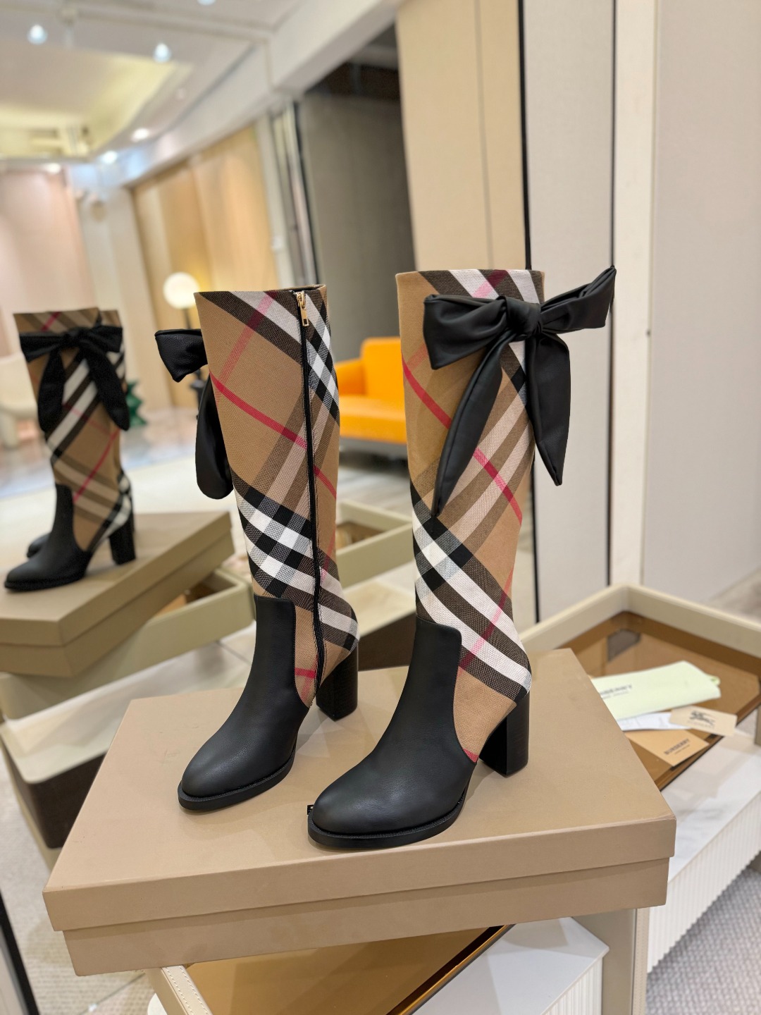 Burberryy 博柏利 𝑩𝒚𝒓𝒃𝒆𝒓𝒓𝒚𝒚💝 👠 𝘽𝙪𝙧𝙗𝙚𝙧𝙧𝙮𝙮 博柏利 2025 独家推出经典