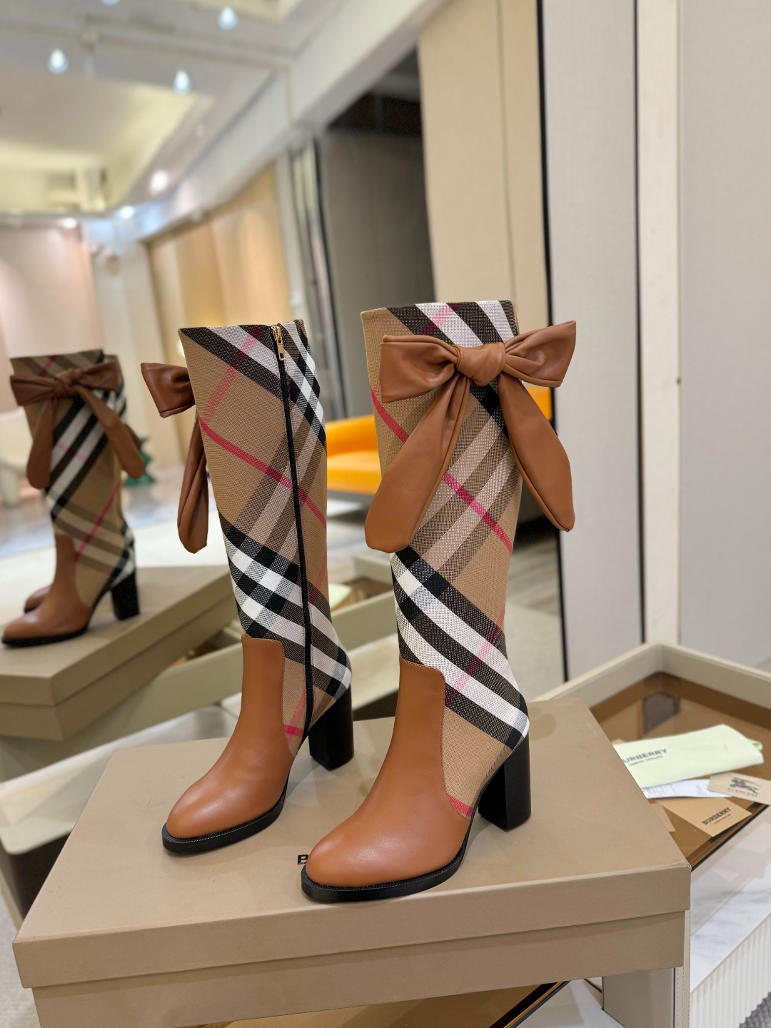 Burberryy 博柏利 𝑩𝒚𝒓𝒃𝒆𝒓𝒓𝒚𝒚💝 👠 𝘽𝙪𝙧𝙗𝙚𝙧𝙧𝙮𝙮 博柏利 2025 独家推出经典