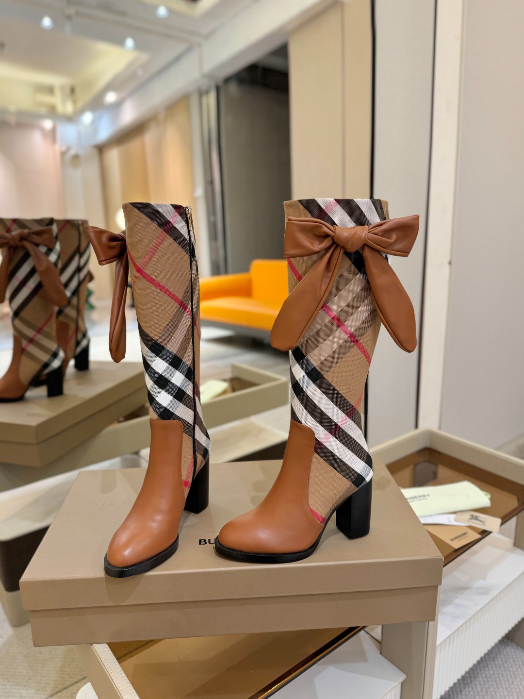 Burberryy 博柏利 𝑩𝒚𝒓𝒃𝒆𝒓𝒓𝒚𝒚💝 👠 𝘽𝙪𝙧𝙗𝙚𝙧𝙧𝙮𝙮 博柏利 2025 独家推出经典
