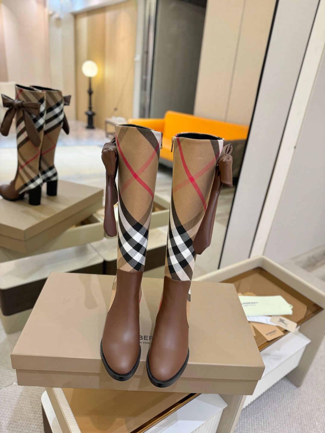 Burberryy 博柏利 𝑩𝒚𝒓𝒃𝒆𝒓𝒓𝒚𝒚💝 👠 𝘽𝙪𝙧𝙗𝙚𝙧𝙧𝙮𝙮 博柏利 2025 独家推出经典