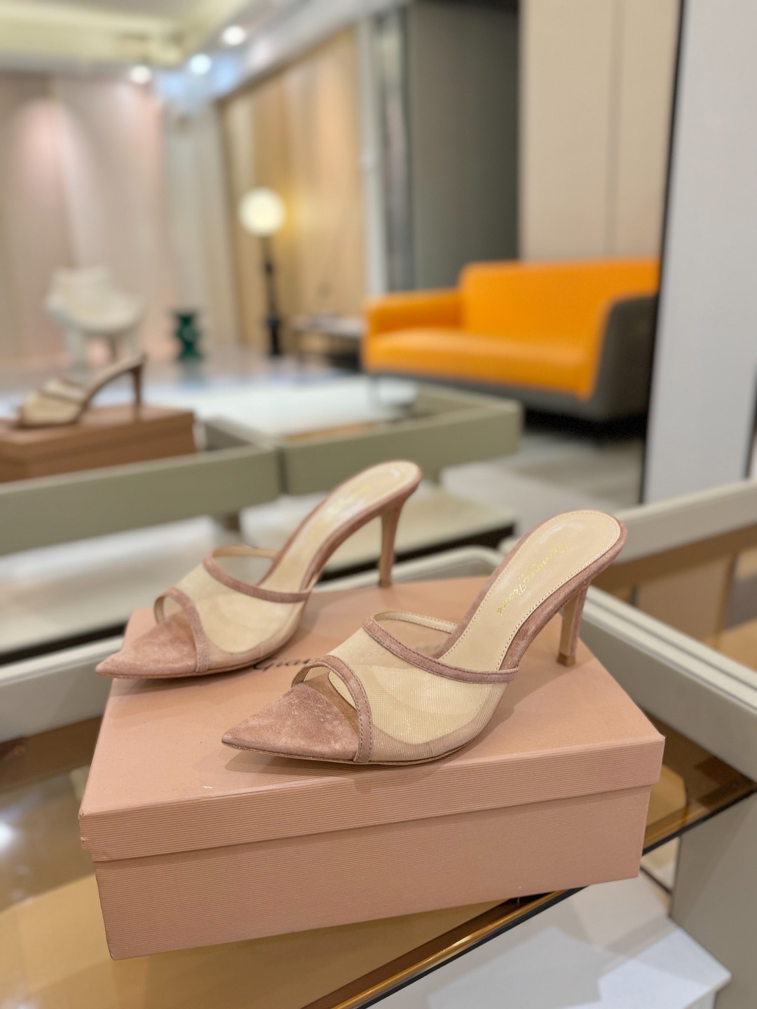 Gianvito Rossi 👠2025新款拖鞋原版开发 顶级版本 代购品质👡这双羊京搭配网高跟尖头后空