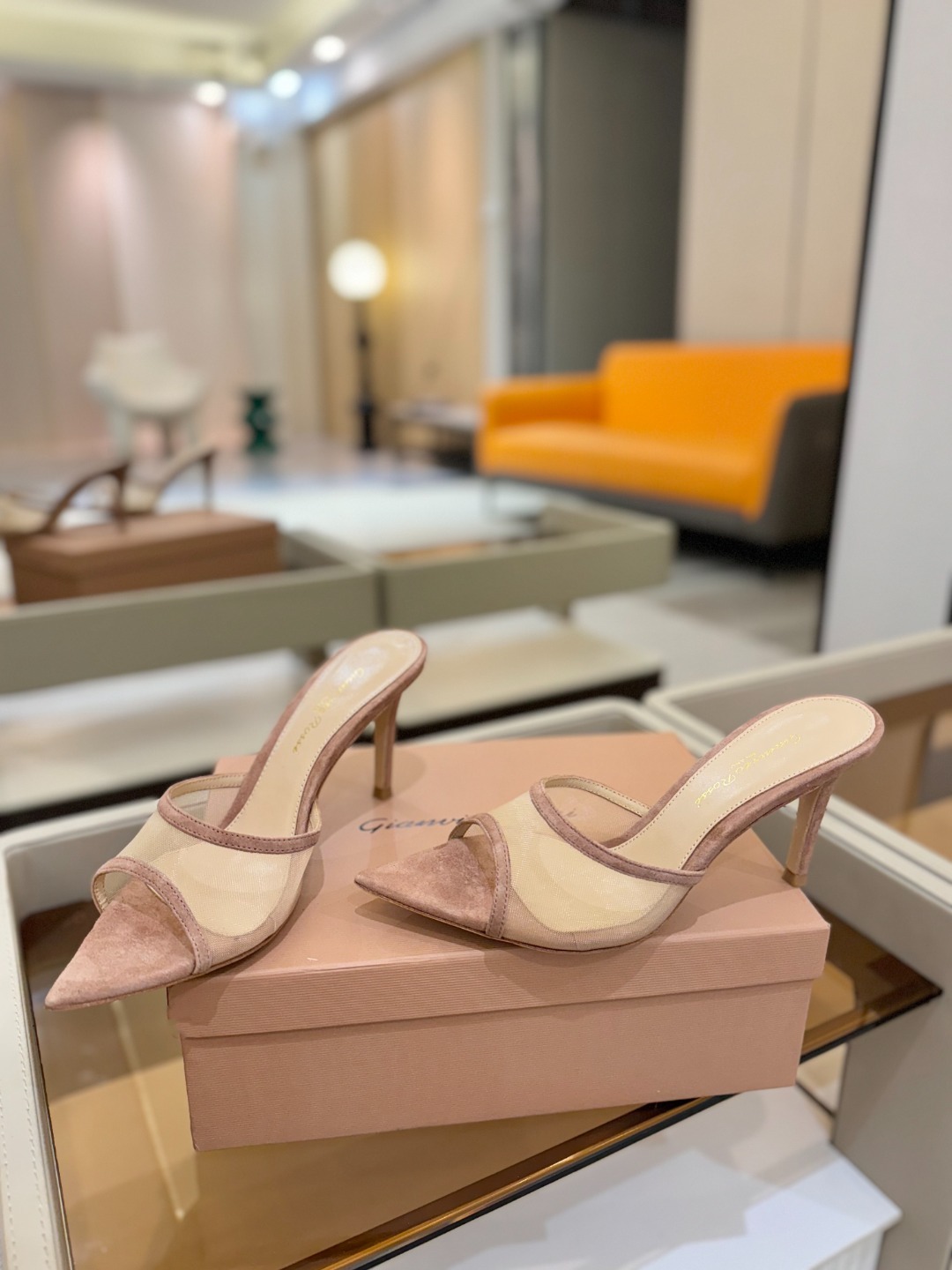 Gianvito Rossi 👠2025新款拖鞋原版开发 顶级版本 代购品质👡这双羊京搭配网高跟尖头后空
