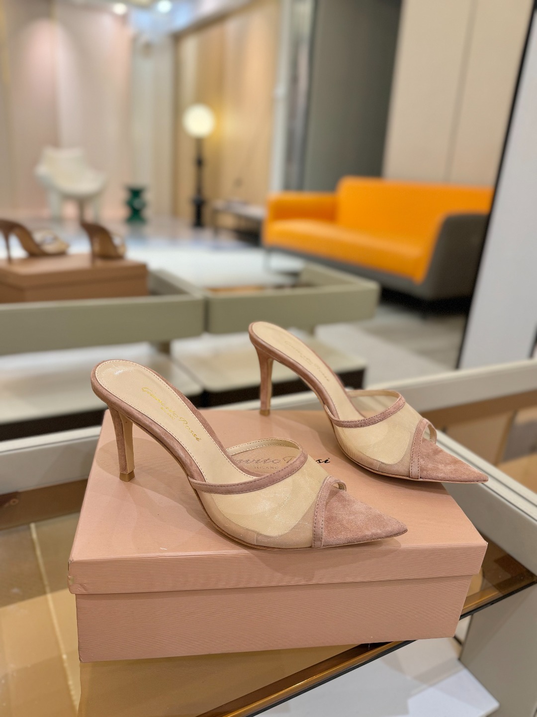 Gianvito Rossi 👠2025新款拖鞋原版开发 顶级版本 代购品质👡这双羊京搭配网高跟尖头后空