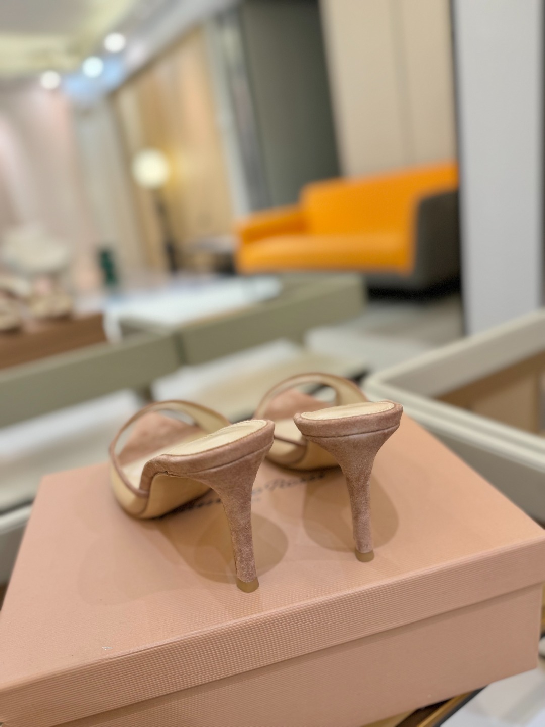 Gianvito Rossi 👠2025新款拖鞋原版开发 顶级版本 代购品质👡这双羊京搭配网高跟尖头后空