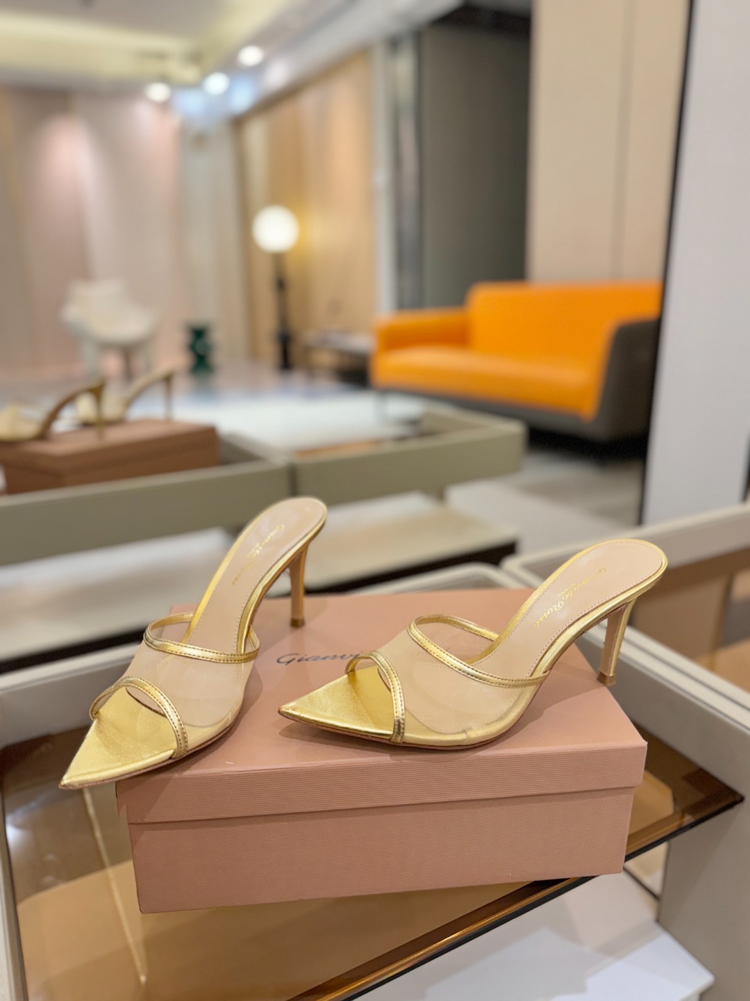 Gianvito Rossi 👠2025新款拖鞋原版开发 顶级版本 代购品质👡这双羊京搭配网高跟尖头后空
