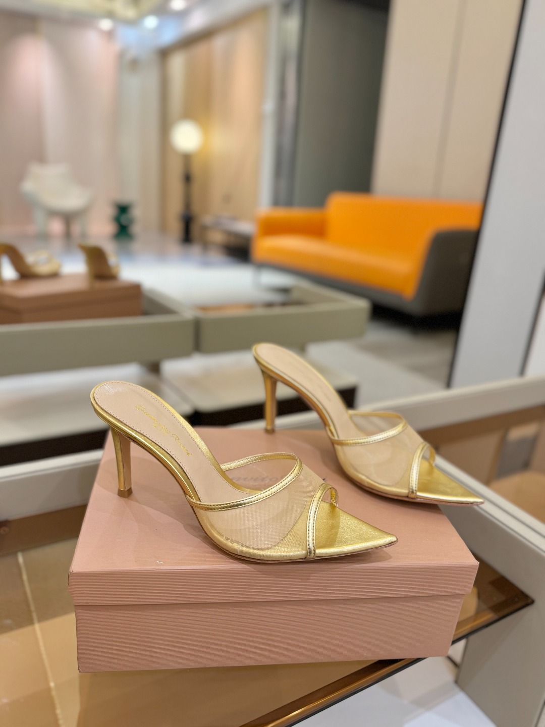 Gianvito Rossi 👠2025新款拖鞋原版开发 顶级版本 代购品质👡这双羊京搭配网高跟尖头后空