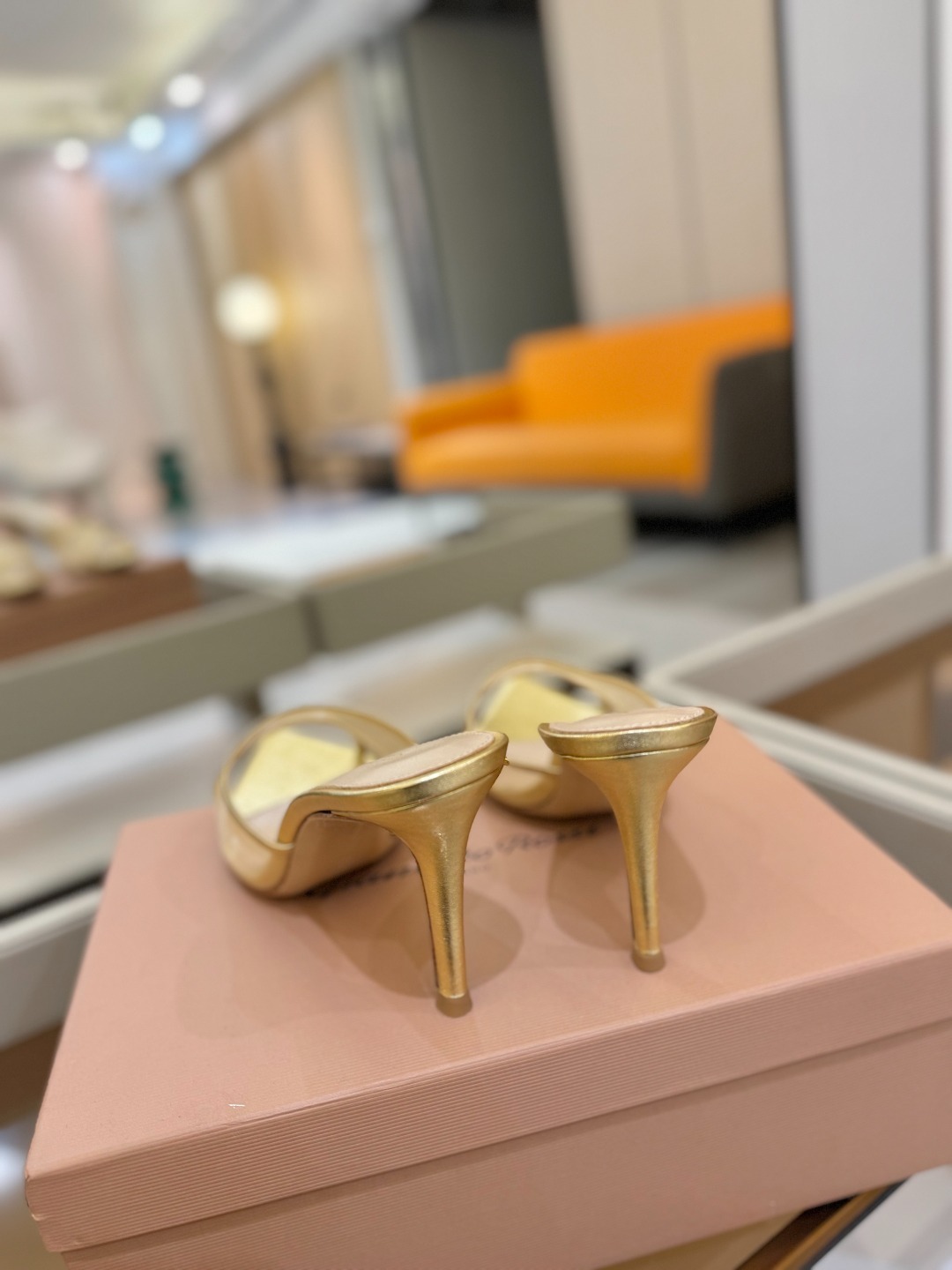 Gianvito Rossi 👠2025新款拖鞋原版开发 顶级版本 代购品质👡这双羊京搭配网高跟尖头后空