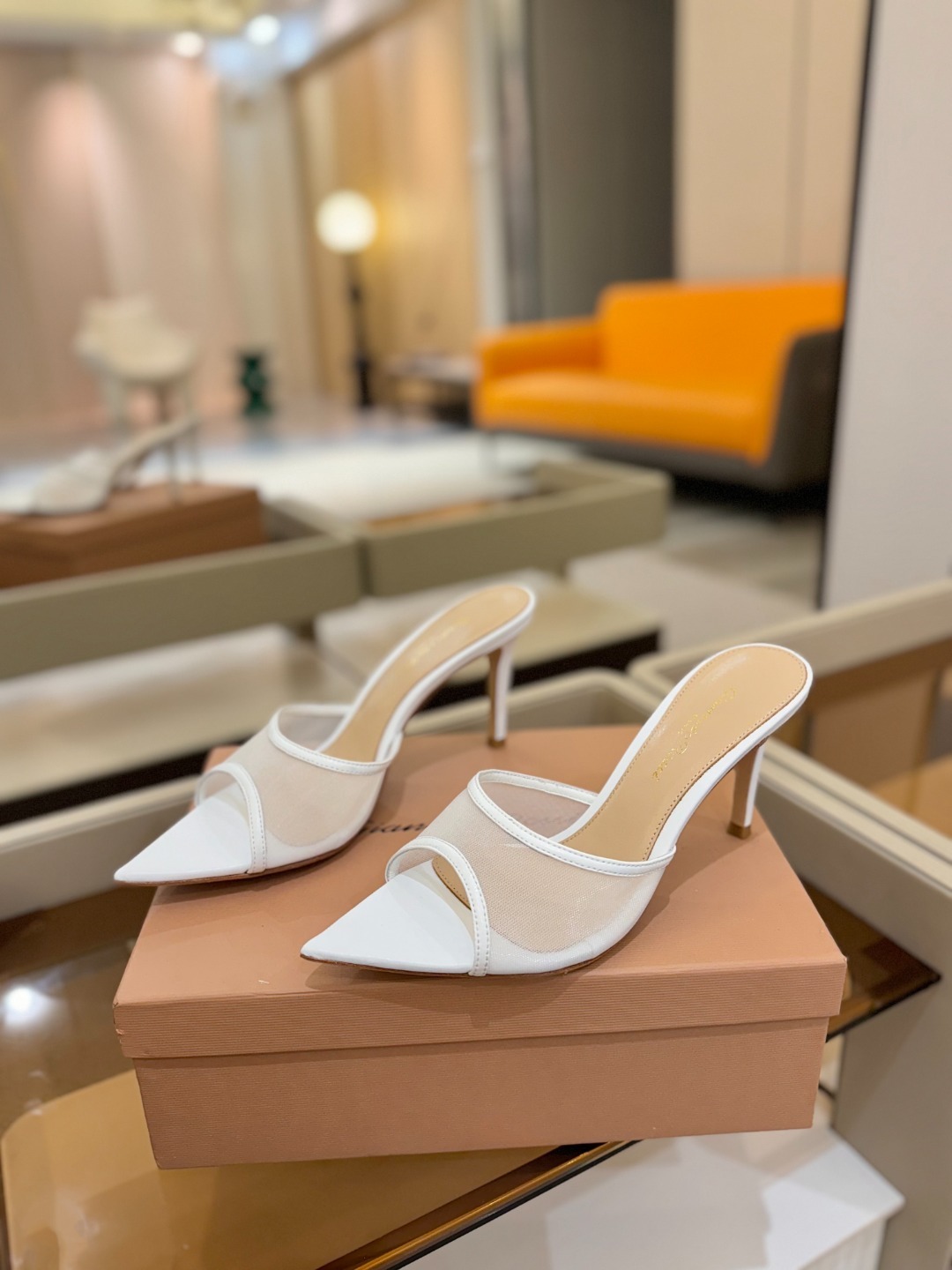 Gianvito Rossi 👠2025新款拖鞋原版开发 顶级版本 代购品质👡这双羊京搭配网高跟尖头后空