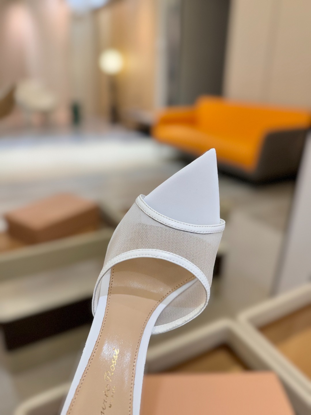 Gianvito Rossi 👠2025新款拖鞋原版开发 顶级版本 代购品质👡这双羊京搭配网高跟尖头后空