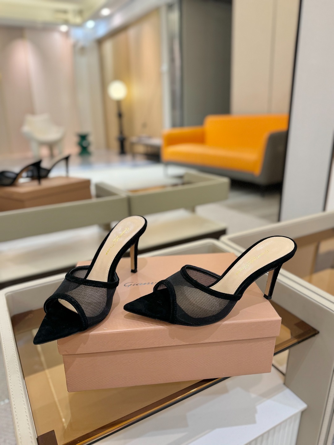Gianvito Rossi 👠2025新款拖鞋原版开发 顶级版本 代购品质👡这双羊京搭配网高跟尖头后空