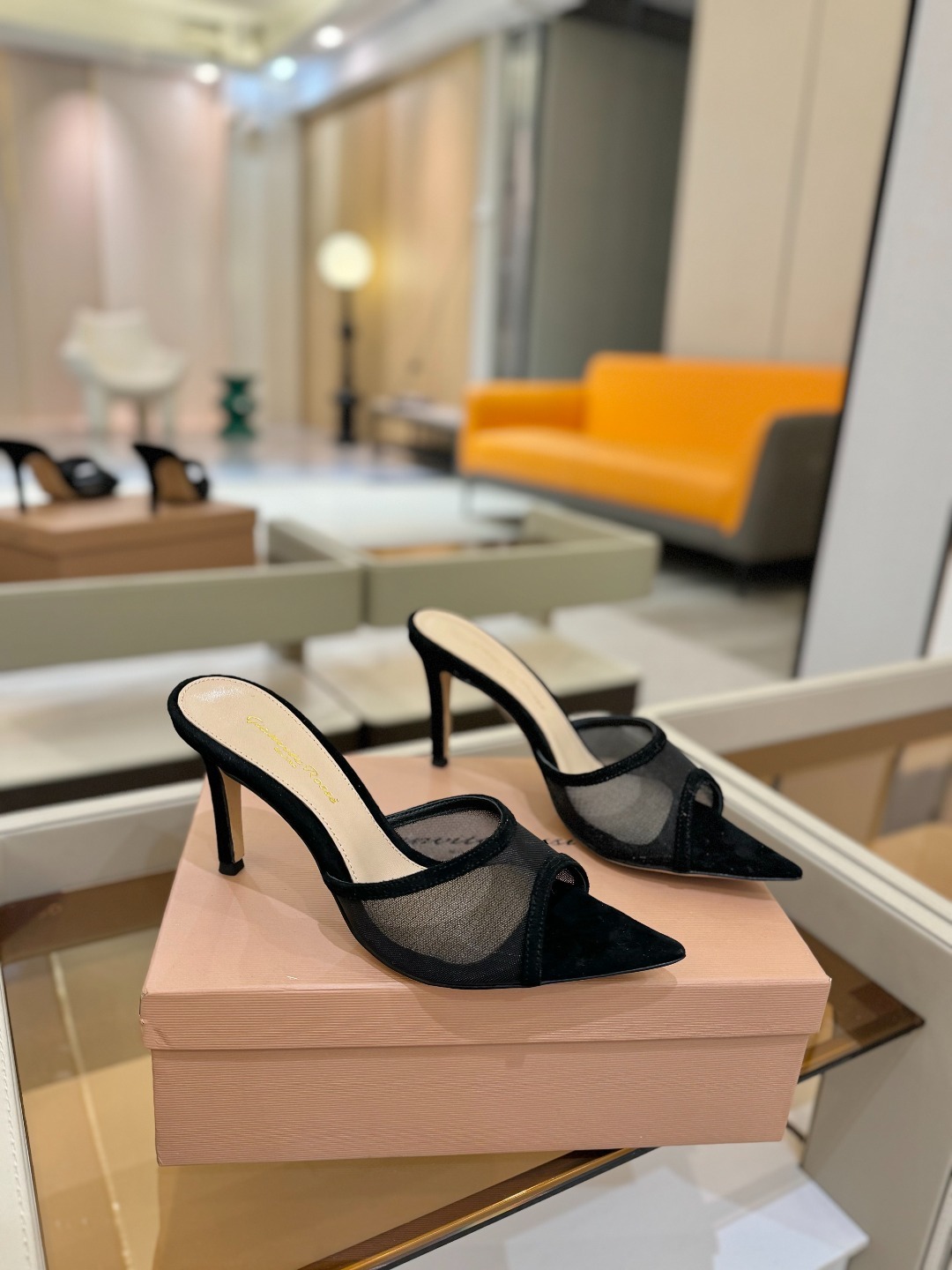 Gianvito Rossi 👠2025新款拖鞋原版开发 顶级版本 代购品质👡这双羊京搭配网高跟尖头后空
